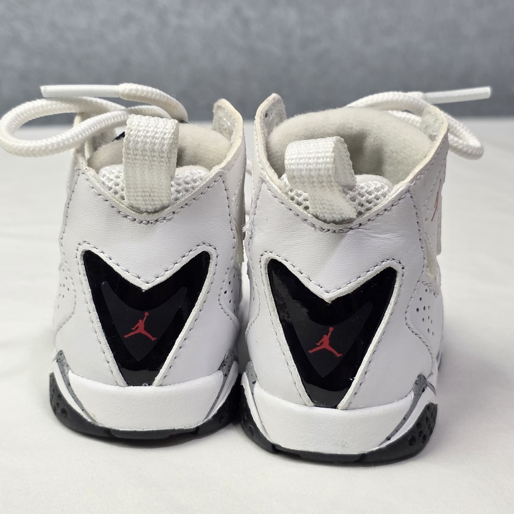 Air Jordan True Flight TD in the White/Gym Red/Black-Wolf Grey - Baby Size 4C - Picture 4 of 10